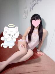 오른손에는 휴대폰, 왼손에는 ... ⁉️