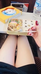 지금 | * ´-`*) 노 | Ю