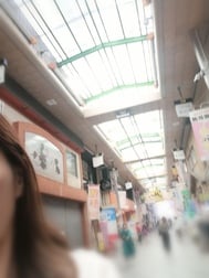 입구...