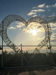 내일 빈 프레임