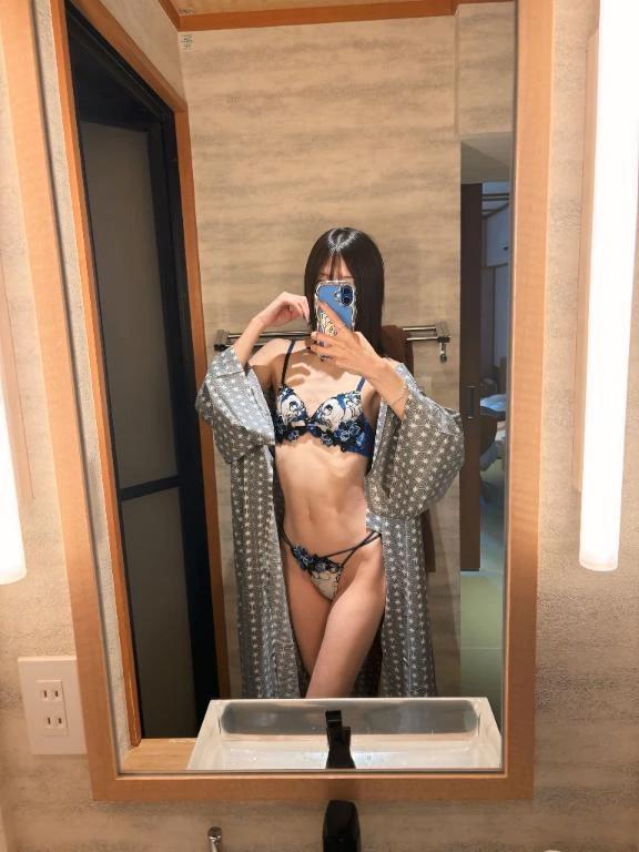 실은...