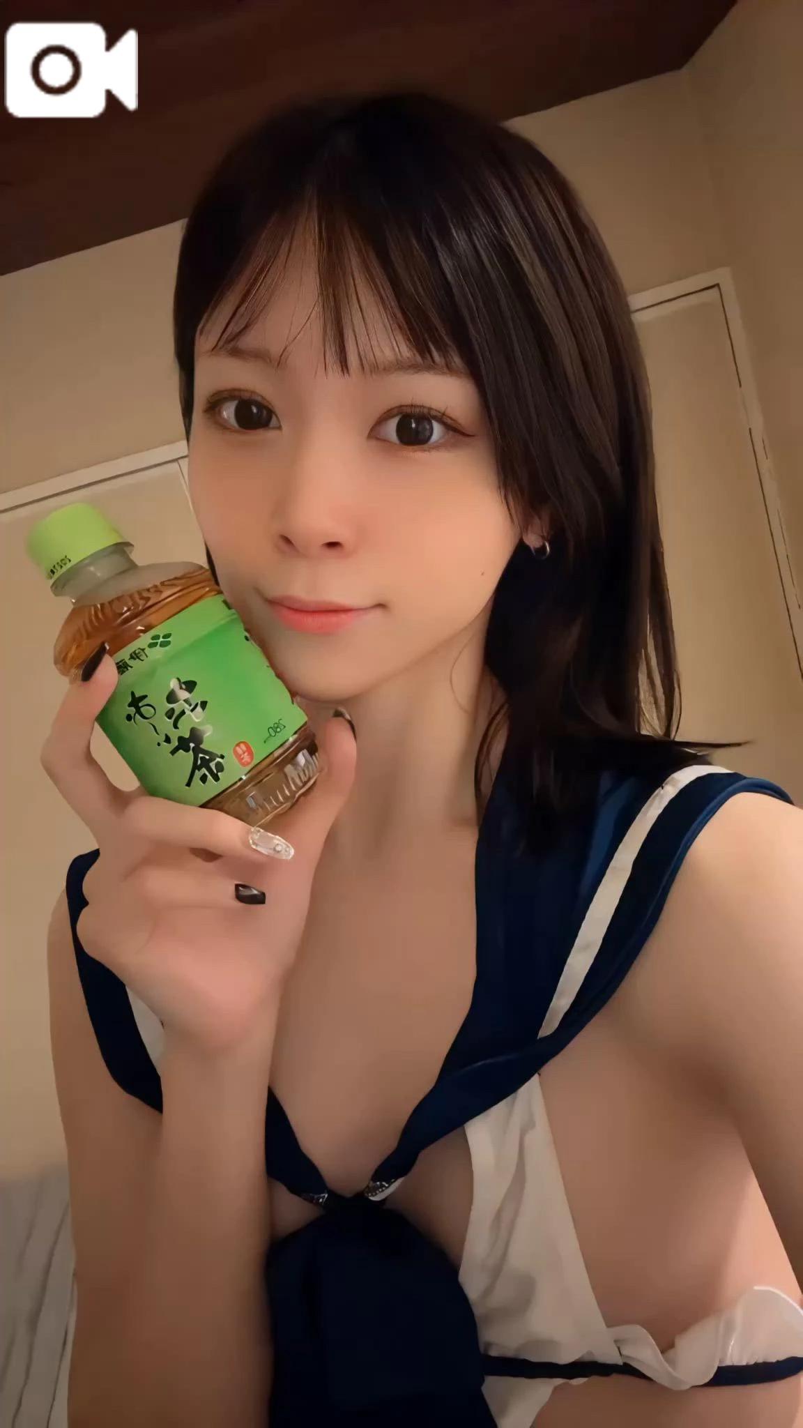 핥으면서...