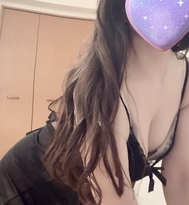 밤의 초대를 기다리고 있습니다.