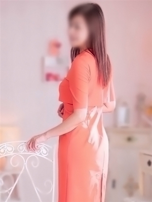 여러 번 만나고 싶어지는 특별한 부인 - 히토미