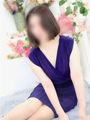 투명감이 있는 일본식 미인 부인입니다 - 카나데