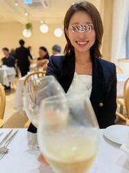 가슴에 울리는 아름다운 조사와 사랑스러운 기념일 여운.